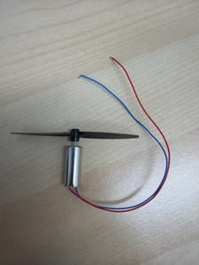 Micro Coreless DC Motor w/ Propeller (drone-type, red/blue leads)